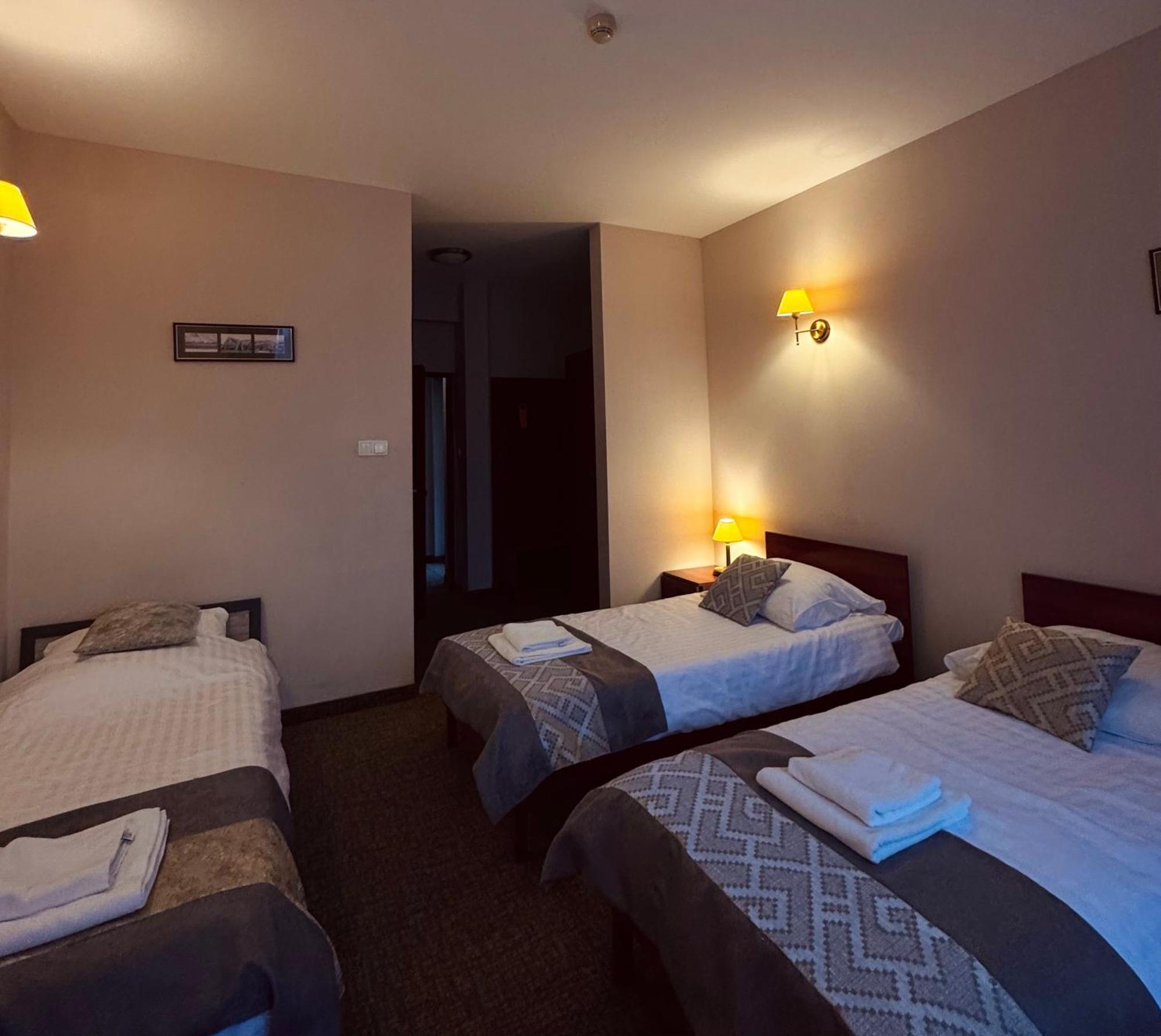 Hotel Kameralny 凯尔采 外观 照片
